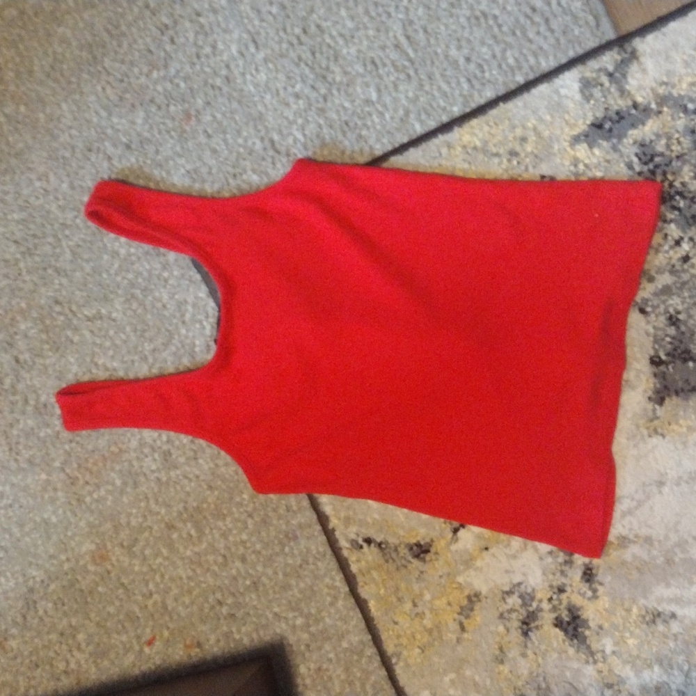 Red zippered tank top - Picture 9 of 9